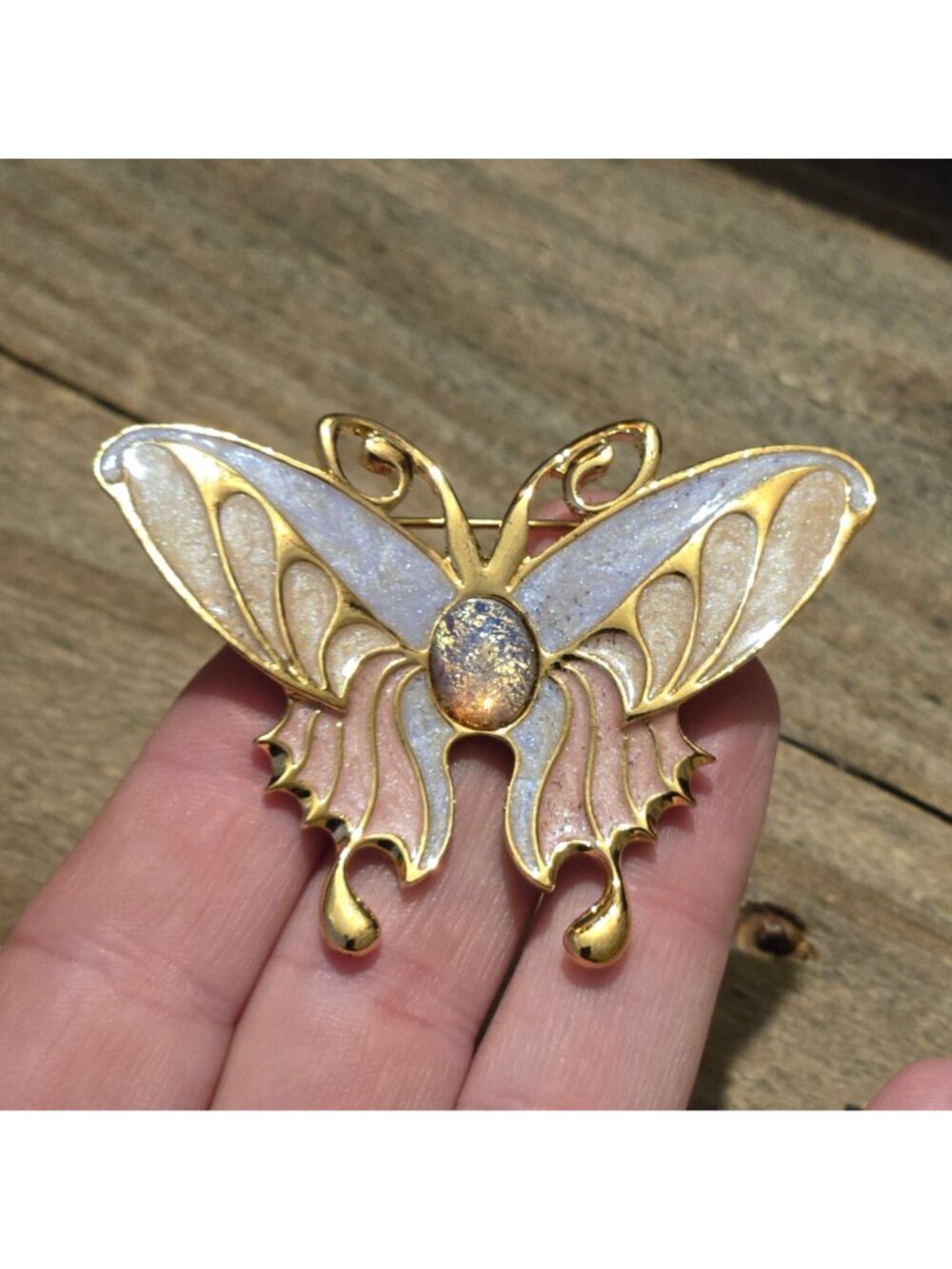 Vintage Avon butterfly Brooch Opalescent and Enamel Victorian Style Pin 1998 - Picture 3 of 11